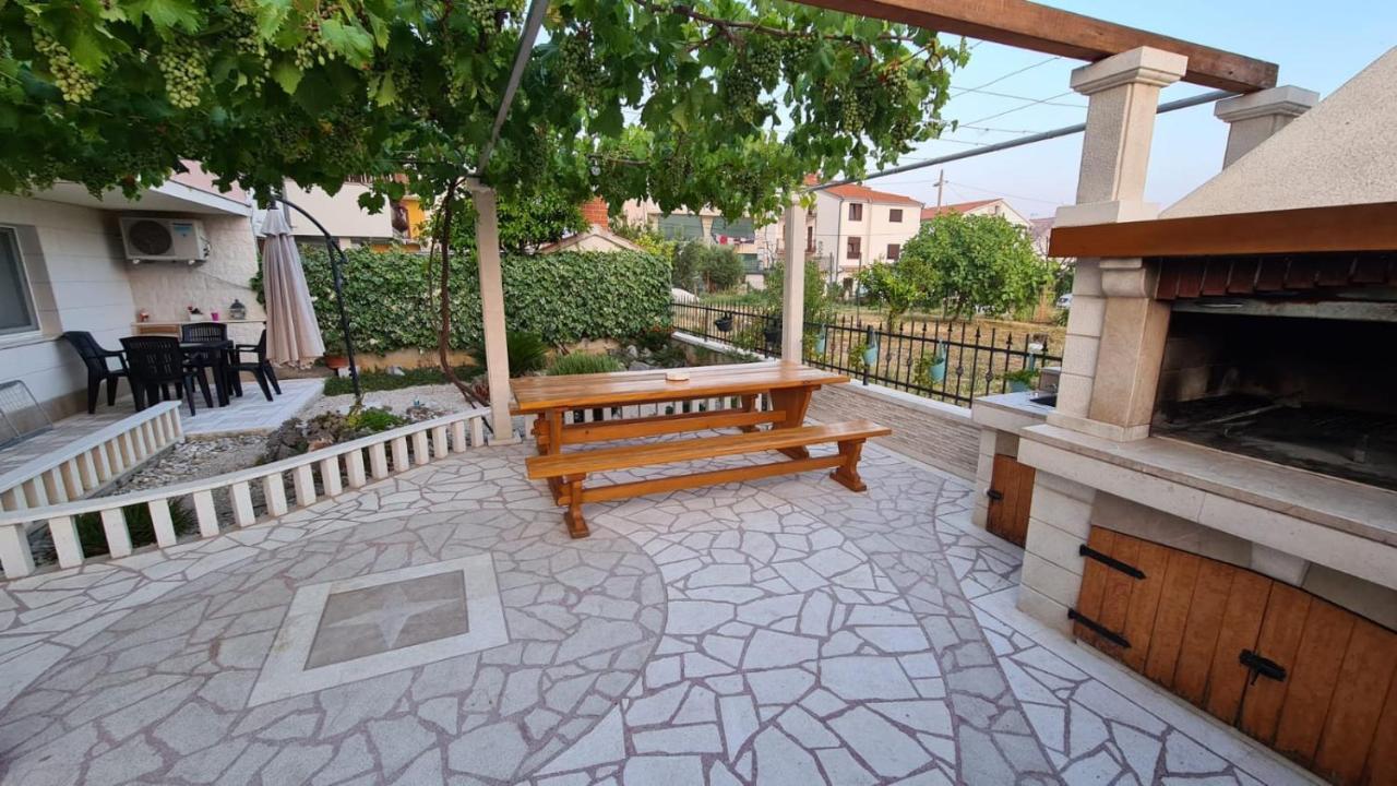 Kaštela Apartments Pavlinovic מראה חיצוני תמונה