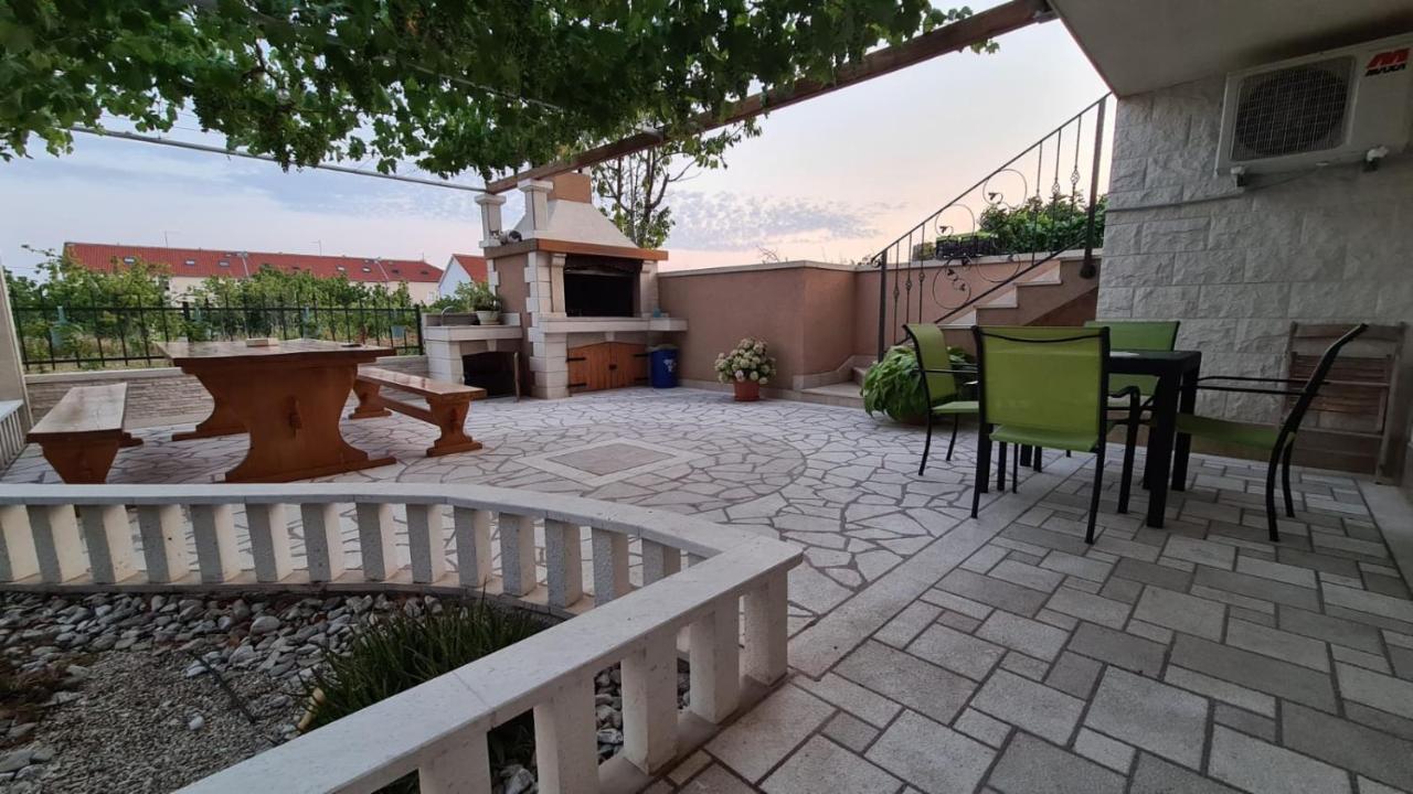 Kaštela Apartments Pavlinovic מראה חיצוני תמונה