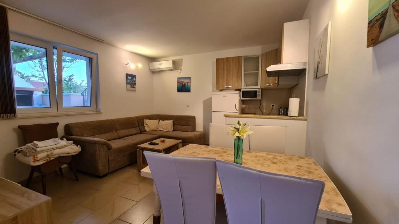 Kaštela Apartments Pavlinovic מראה חיצוני תמונה