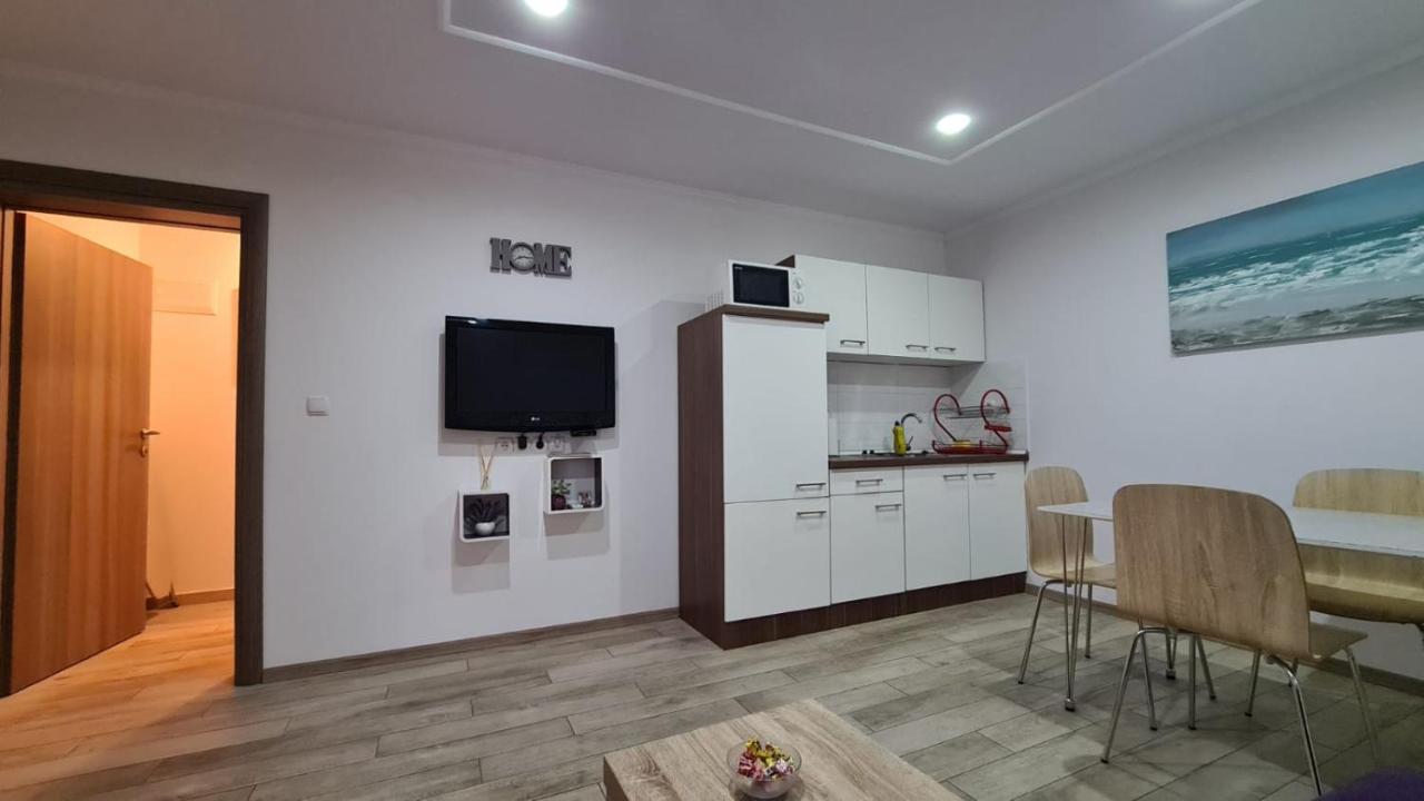 Kaštela Apartments Pavlinovic מראה חיצוני תמונה