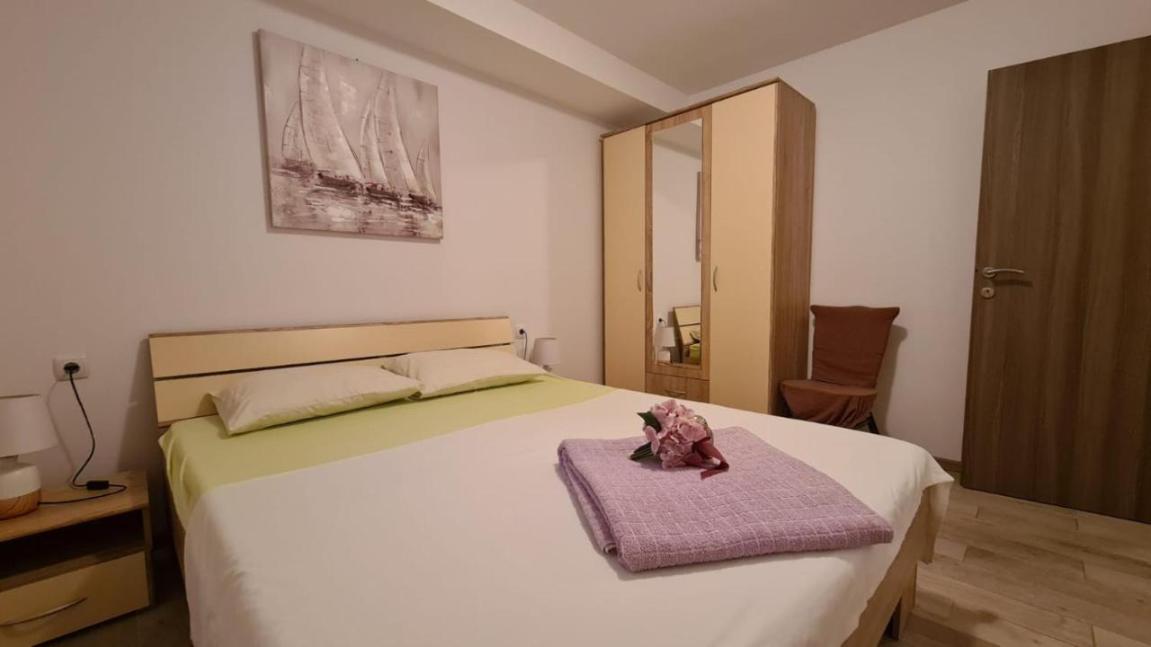 Kaštela Apartments Pavlinovic מראה חיצוני תמונה